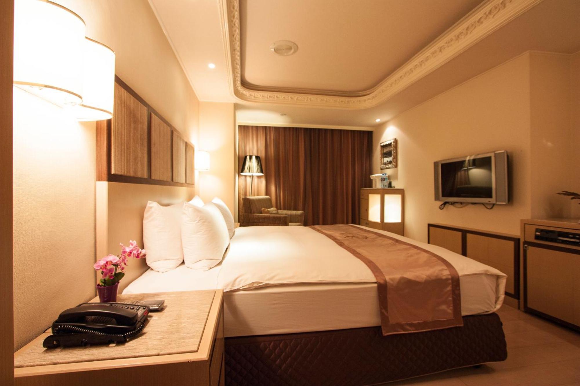 Taipei Charming City Hotel Exterior photo
