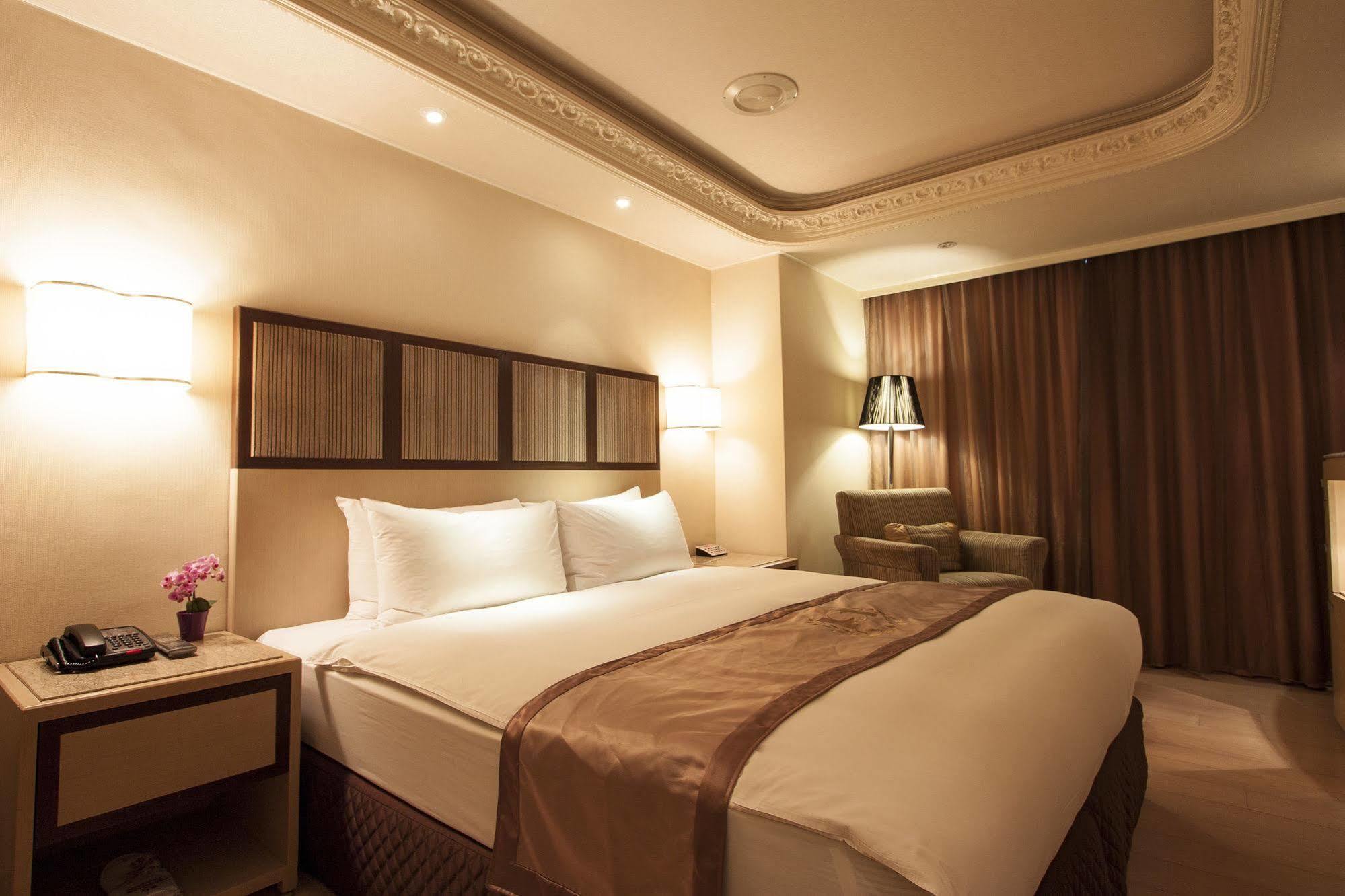 Taipei Charming City Hotel Exterior photo